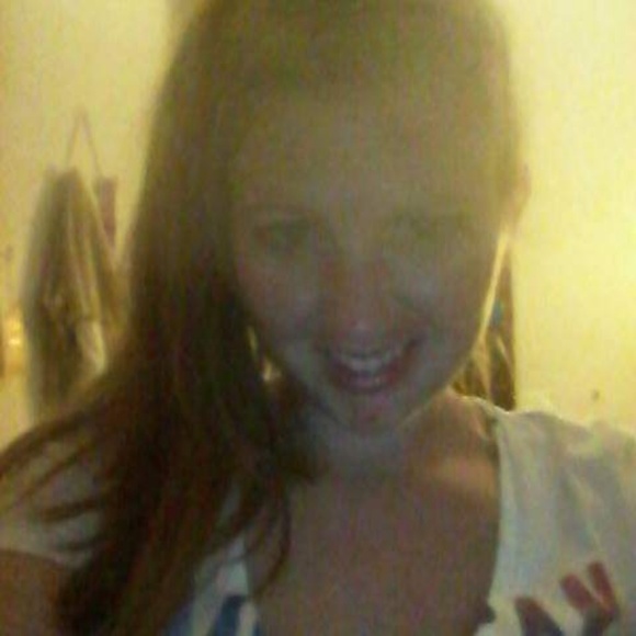 Meet your Posher, Anndrea - Picture 2 of 5